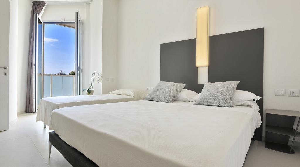 Hotel Cristallo Сенигаллия Номер фото