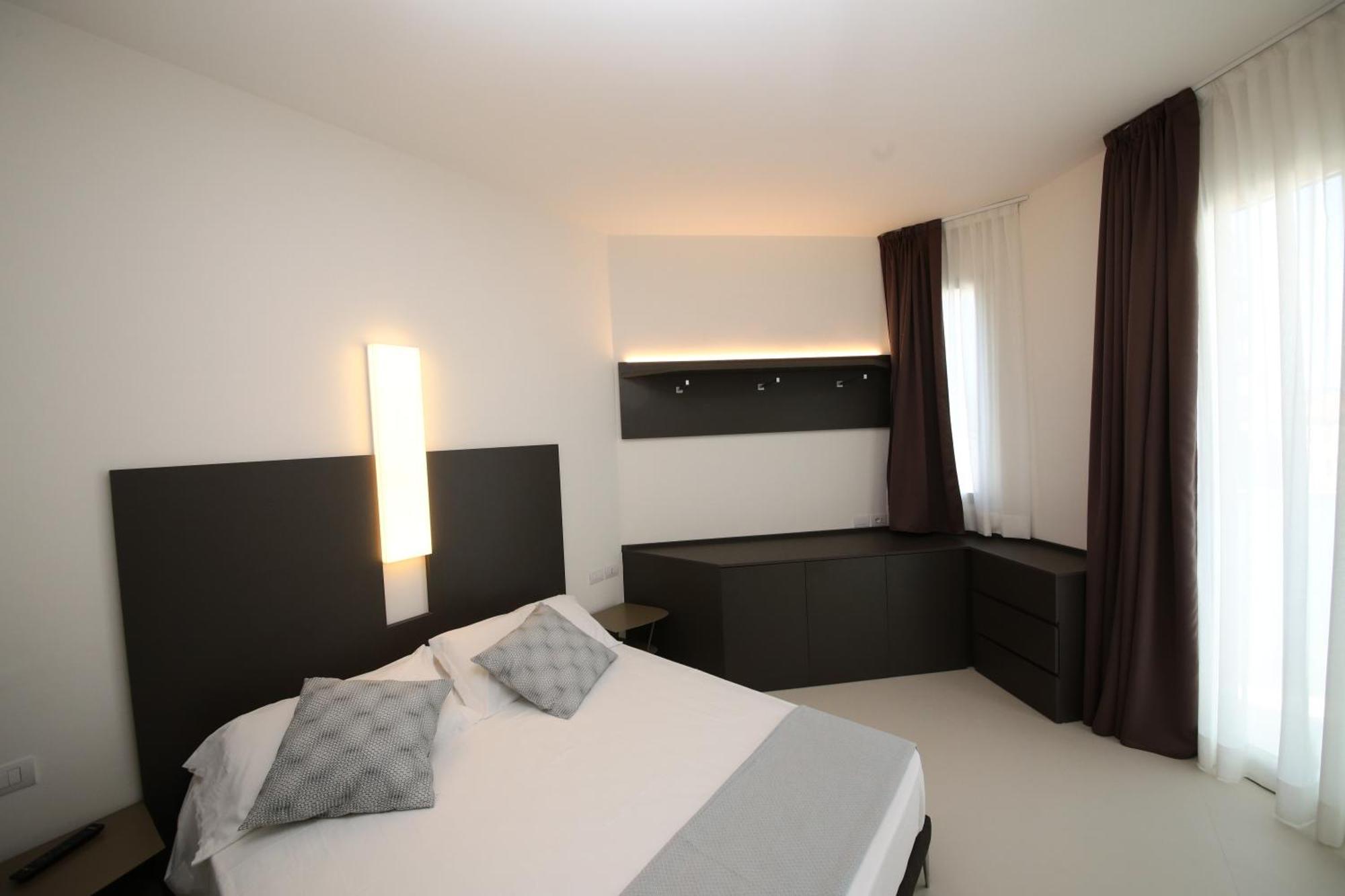 Hotel Cristallo Сенигаллия Номер фото